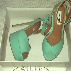 Steve Madden Mint Suede Heels